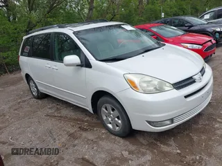 2004 Toyota Sienna XLE with VIN 5TDZA22C04S190778, listed as a IAAI auction lot 42079846 with 258,289 mi miles. Bid and sale history available at carsss.com. Image 1.