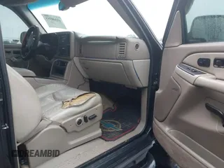 2003 Chevrolet Tahoe LT with VIN 1GNEK13Z73R176597, listed as a IAAI auction lot 41540553 with 275,042 mi miles. Bid and sale history available at carsss.com. Image 5.