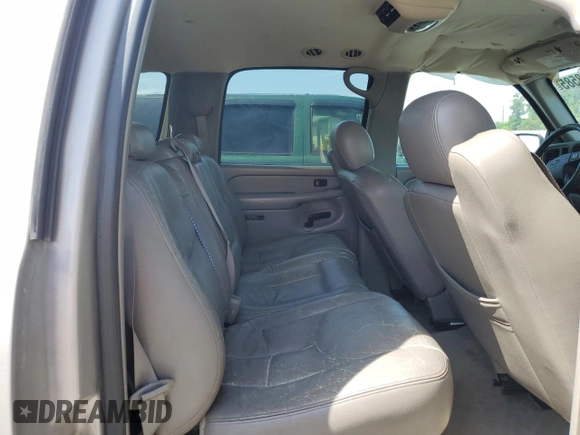2005 Chevrolet Suburban LS with VIN 1GNEC16Z65J128499, listed as a Copart auction lot 62998585 with 176,223 mi miles and Salvage title. Bid and sale history available at DreamBid. Image 11.