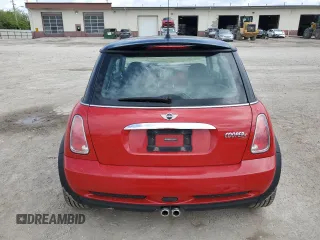 2005 MINI Hardtop S z VIN WMWRE33505TL15594, wystawiony jako Copart lot #55207915 z przebiegiem Nie podano mil oraz Szkoda całkowita • Salvage title. Historia ofert i sprzedaży dostępna na DreamBid. Obrazek 6.