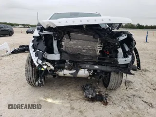 2024 Jeep Wagoneer Series II z VIN 1C4SJSBP8RS141198, wystawiony jako Copart lot #51293455 z przebiegiem 318 mil mil oraz Szkoda całkowita • Salvage title. Historia ofert i sprzedaży dostępna na DreamBid. Obrazek 5.