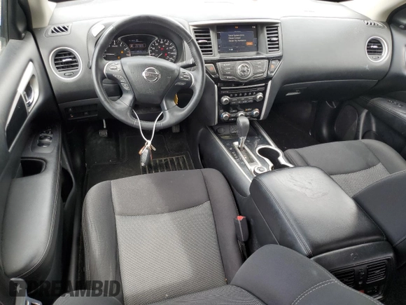 2019 Nissan Pathfinder SV z VIN 5N1DR2MM5KC637088, wystawiony jako Copart lot #55981835 z przebiegiem 104 826 mil mil oraz Szkoda całkowita • Salvage title. Historia ofert i sprzedaży dostępna na DreamBid. Obrazek 8.