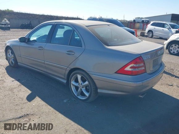 2006 Mercedes-Benz C 230 Sport z VIN WDBRF52H76A867919, wystawiony jako IAAI lot #42745070 z przebiegiem 115 536 mil mil oraz . Historia ofert i sprzedaży dostępna na DreamBid. Obrazek 3.