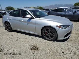 2019 Alfa Romeo Giulia Ti Sport with VIN ZARFAMBN5K7605302, listed as a Copart auction lot 57984495 with 31,372 mi miles and Salvage title. Bid and sale history available at DreamBid. Image 4.