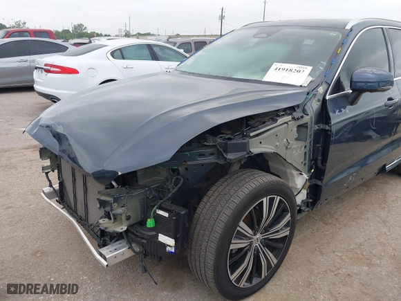 2023 Volvo XC60 Plus Bright Theme with VIN YV4L12RNXP1240842, listed as a IAAI auction lot 41918203 with 18,117 mi miles. Bid and sale history available at carsss.com. Image 18.
