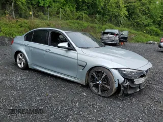 2018 BMW M3 z VIN WBS8M9C55J5K98867, wystawiony jako Copart lot #56819745 z przebiegiem 99 913 mil mil oraz Szkoda całkowita • Salvage title. Historia ofert i sprzedaży dostępna na DreamBid. Obrazek 4.