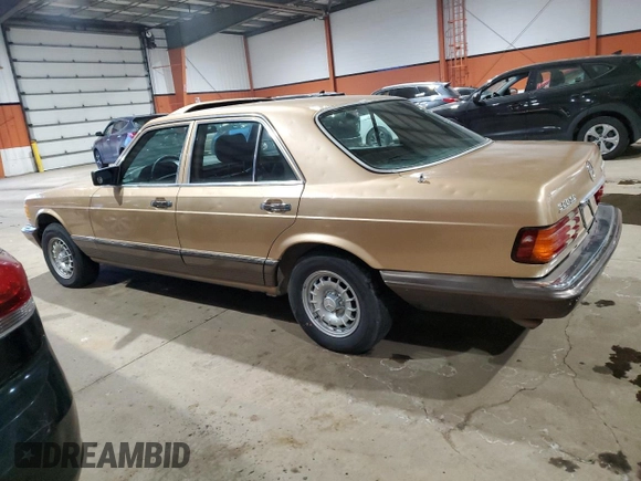 1983 Mercedes-Benz 300 SD with VIN WDBCB20AXDD045063, listed as a Copart auction lot 84673394 with 339,359 mi miles and Clean Title. Bid and sale history available at DreamBid. Image 2.