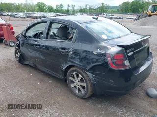 2012 Nissan Sentra SR z VIN 3N1AB6AP3CL753433, wystawiony jako IAAI lot #42318380 z przebiegiem 186 631 mil mil oraz . Historia ofert i sprzedaży dostępna na DreamBid. Obrazek 3.
