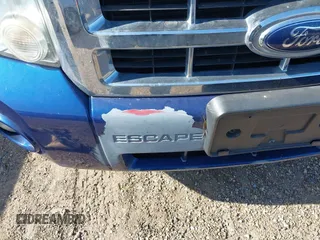 2008 Ford Escape XLT с VIN 1FMCU03188KE00812, выставлен на аукционе IAAI как лот 42015999 с пробегом 106 111 миль миль и . История ставок и продаж доступна на DreamBid. Изображение 6.