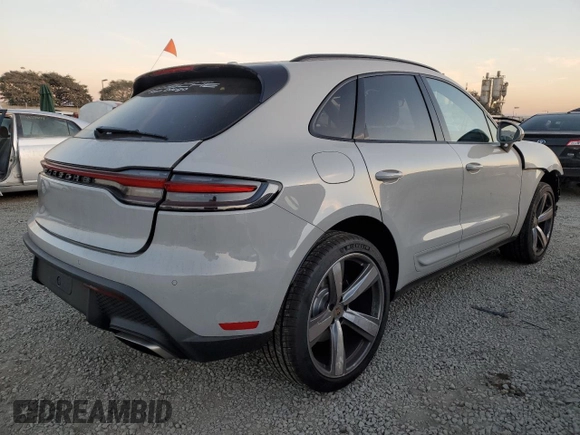 2025 Porsche Macan with VIN WP1AA2A53SLB01654, listed as a Copart auction lot 85136994 with 1,185 mi miles and Salvage title. Bid and sale history available at DreamBid. Image 3.