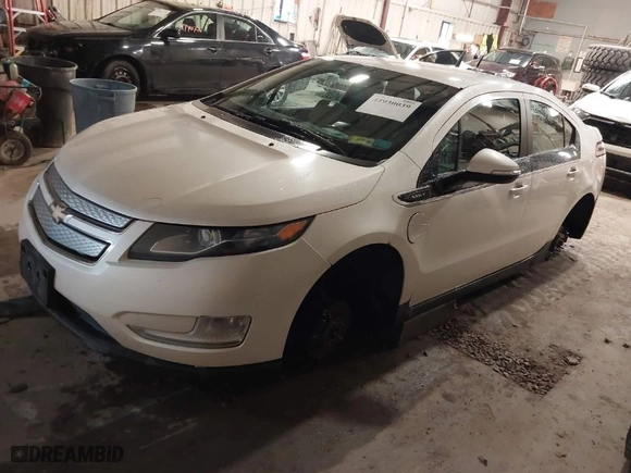 2013 Chevrolet Volt with VIN 1G1RD6E43DU148614, listed as a IAAI auction lot 41930039 with 268,636 mi miles. Bid and sale history available at carsss.com. Image 2.