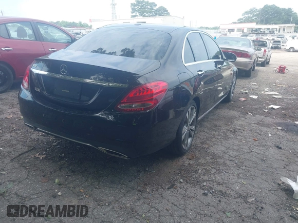 2018 Mercedes-Benz C 300 с VIN 55SWF4JB2JU248820, выставлен на аукционе IAAI как лот 42538805 с пробегом 148 140 миль миль и . История ставок и продаж доступна на DreamBid. Изображение 4.