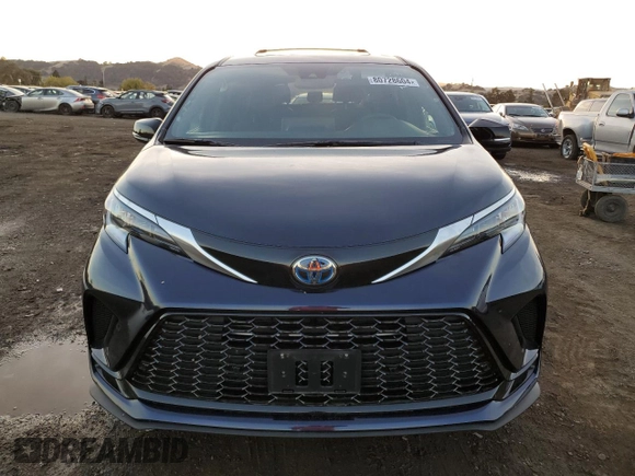 2024 Toyota Sienna LE with VIN 5TDCSKFC8RS146435, listed as a Copart auction lot 80728604 with 2,594 mi miles and Salvage Title. Bid and sale history available at carsss.com. Image 5.