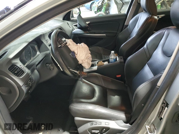 2018 Volvo V60 Dynamic with VIN YV140MEL4J2379919, listed as a Copart auction lot 47984895 with 84,059 mi miles and Salvage Title. Bid and sale history available at carsss.com. Image 7.