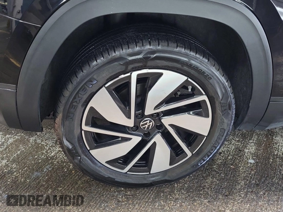 2024 Volkswagen Atlas SE with VIN 1V2HR2CA7RC565297, listed as a IAAI auction lot 42844488 with 24,398 mi miles and . Bid and sale history available at DreamBid. Image 36.