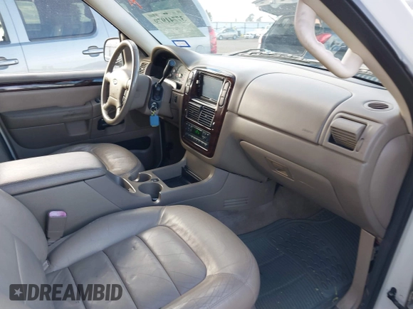 2005 Ford Explorer z VIN 1FMZU65K65ZA04433, wystawiony jako IAAI lot #38826884 z przebiegiem 157 221 mil mil oraz . Historia ofert i sprzedaży dostępna na DreamBid. Obrazek 5.