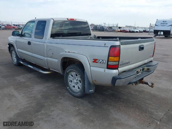 2007 GMC Sierra 1500 SLE with VIN 1GTEK19Z77Z105454, listed as a IAAI auction lot 42062070 with 205,542 mi miles. Bid and sale history available at carsss.com. Image 3.