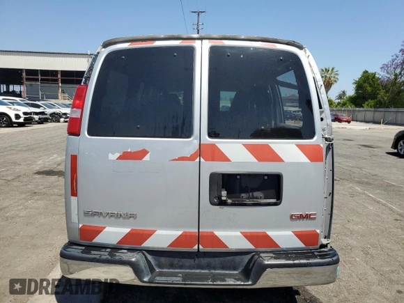 2022 GMC Savana LT z VIN 1GJW7FFP1N1154496, wystawiony jako Copart lot #57423255 z przebiegiem 191 693 mil mil oraz Czysty tytuł • Clean title. Historia ofert i sprzedaży dostępna na DreamBid. Obrazek 6.