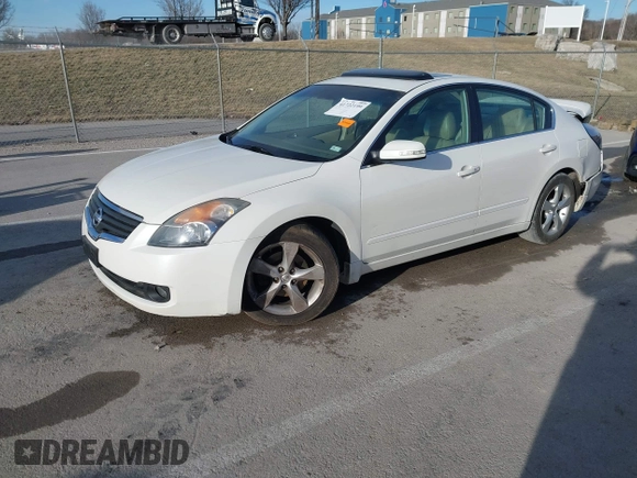 2008 Nissan Altima 3.5 SE with VIN 1N4BL21E38C162565, listed as a IAAI auction lot 41722199 with 205,992 mi miles. Bid and sale history available at carsss.com. Image 17.