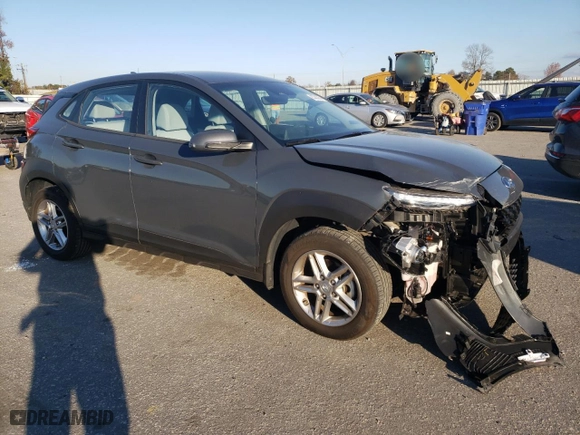 2023 Hyundai Kona SE with VIN KM8K22AB7PU009520, listed as a Copart auction lot 83563934 with 28,561 mi miles and Salvage Title. Bid and sale history available at carsss.com. Image 4.