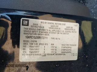 2008 GMC Yukon SLT w/4SB with VIN 1GKFC13J38R172711, listed as a IAAI auction lot 42067841 with 141,763 mi miles. Bid and sale history available at carsss.com. Image 9.