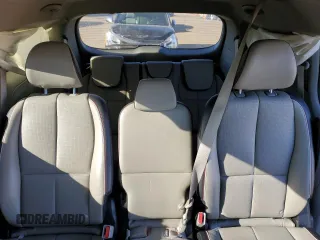 2021 Kia Sedona LX with VIN KNDMB5C1XM6671806, listed as a Copart auction lot 83027514 with 58,884 mi miles and Salvage Title. Bid and sale history available at carsss.com. Image 10.