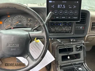 2002 GMC Yukon SLE z VIN 1GKEC13Z62R254487, wystawiony jako Copart lot #47266555 z przebiegiem 281 876 mil mil oraz Czysty tytuł • Clean title. Historia ofert i sprzedaży dostępna na DreamBid. Obrazek 9.