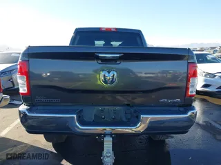 2019 Ram 2500 Big Horn with VIN 3C6UR5DL3KG519364, listed as a IAAI auction lot 41582163 with 21,881 mi miles. Bid and sale history available at carsss.com. Image 17.