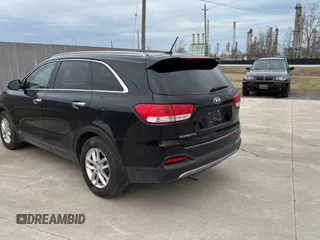 2016 Kia Sorento EX with VIN 5XYPHDA56GG094981, listed as a Copart auction lot 51238105 with 194,632 mi miles and Clean Title. Bid and sale history available at carsss.com. Image 3.