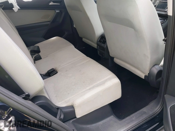 2021 Volkswagen Tiguan S z VIN 3VV1B7AX7MM116609, wystawiony jako IAAI lot #42206016 z przebiegiem 47 049 mil mil oraz . Historia ofert i sprzedaży dostępna na DreamBid. Obrazek 8.