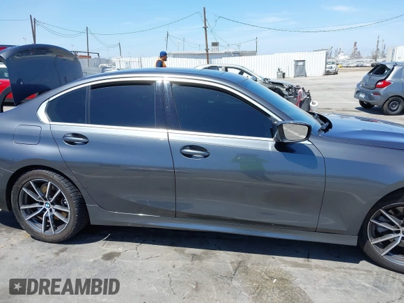 2020 BMW 3 Series 330i z VIN 3MW5R1J03L8B17207, wystawiony jako IAAI lot #42090508 z przebiegiem 105 982 mil mil oraz . Historia ofert i sprzedaży dostępna na DreamBid. Obrazek 13.