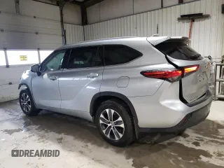 2022 Toyota Highlander XLE with VIN 5TDGZRBH6NS163543, listed as a Copart auction lot 57796635 with 26,011 mi miles and Salvage title. Bid and sale history available at DreamBid. Image 2.