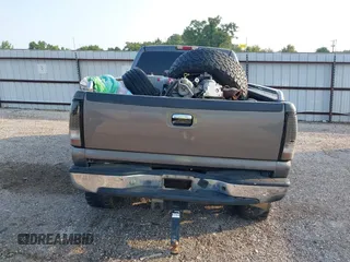2004 GMC Sierra 2500HD Work Truck z VIN 1GTHK23294F184167, wystawiony jako IAAI lot #42321769 z przebiegiem 234 612 mil mil oraz . Historia ofert i sprzedaży dostępna na DreamBid. Obrazek 16.