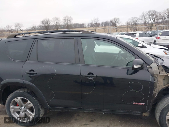 2010 Toyota RAV4 Sport с VIN JTMRK4DV0A5094237, выставлен на аукционе IAAI как лот 41184828 с пробегом 250 343 миль миль и . История ставок и продаж доступна на DreamBid. Изображение 14.