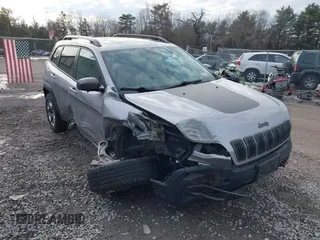 2019 Jeep Cherokee Trailhawk with VIN 1C4PJMBX5KD103259, listed as a IAAI auction lot 41704861 with 39,923 mi miles and . Bid and sale history available at DreamBid. Image 6.