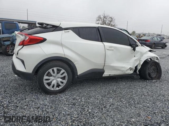 2020 Toyota C-HR LE z VIN JTNKHMBX1L1092846, wystawiony jako Copart lot #53056325 z przebiegiem 32 875 mil mil oraz Czysty tytuł • Clean title. Historia ofert i sprzedaży dostępna na DreamBid. Obrazek 3.
