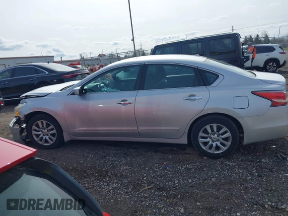 2014 Nissan Altima 2.5 S with VIN 1N4AL3AP3EC151483, listed as a IAAI auction lot 41932459 with 129,408 mi miles. Bid and sale history available at carsss.com. Image 14.