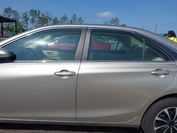 2015 Toyota Camry XLE with VIN 4T1BF1FK3FU001212, listed as a IAAI auction lot 41934444 with 196,233 mi miles. Bid and sale history available at carsss.com. Image 14.