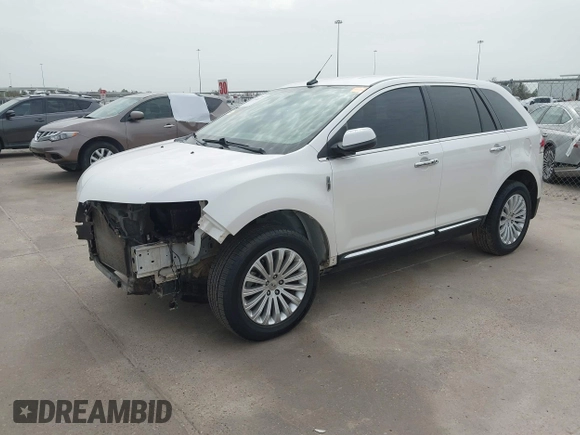 2012 Lincoln MKX with VIN 2LMDJ6JK8CBL01555, listed as a IAAI auction lot 41723407 with 111,370 mi miles. Bid and sale history available at carsss.com. Image 2.