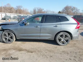 2019 Volvo XC60 Momentum with VIN LYVA22RK0KB306636, listed as a IAAI auction lot 41539565 with 66,610 mi miles. Bid and sale history available at carsss.com. Image 14.
