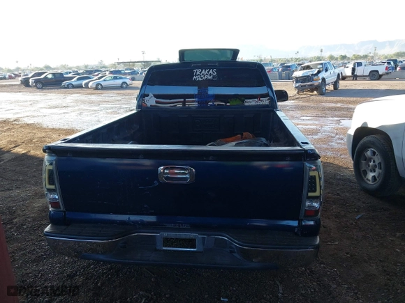2000 Chevrolet Silverado 1500 with VIN 1GCEC14WXYZ170472, listed as a IAAI auction lot 40407202 with 210,513 mi miles. Bid and sale history available at carsss.com. Image 16.