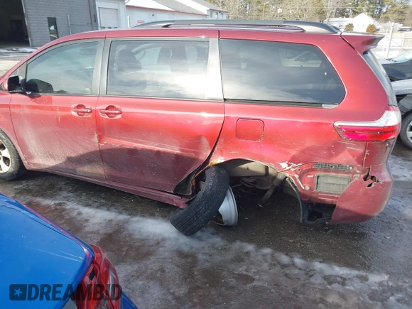 2017 Toyota Sienna LE Auto Access Seat with VIN 5TDKZ3DC7HS863682, listed as a IAAI auction lot 41488878 with 134,733 mi miles. Bid and sale history available at carsss.com. Image 14.