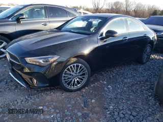 2025 Mercedes-Benz CLA 250 z VIN W1K5J4GBXSN527671, wystawiony jako Copart lot #84262234 z przebiegiem 854 mil mil oraz Tytuł czysty. Historia ofert i sprzedaży dostępna na DreamBid. Obrazek 1.