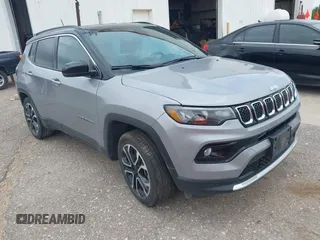 2023 Jeep Compass (RED) Edition z VIN 3C4NJDCN4PT524802, wystawiony jako IAAI lot #42424455 z przebiegiem 51 166 mil mil oraz . Historia ofert i sprzedaży dostępna na DreamBid. Obrazek 1.