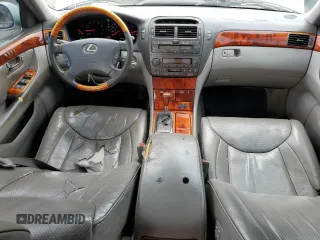 2003 Lexus LS 430 z VIN JTHBN30FX30102599, wystawiony jako Copart lot #58850365 z przebiegiem 245 545 mil mil oraz Czysty tytuł • Clean title. Historia ofert i sprzedaży dostępna na DreamBid. Obrazek 8.