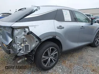 2024 Lexus RX 350 z VIN JTJCHMAA4R2017497, wystawiony jako IAAI lot #42151491 z przebiegiem 17 707 mil mil oraz . Historia ofert i sprzedaży dostępna na DreamBid. Obrazek 4.