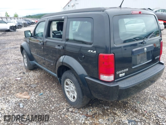 2011 Dodge Nitro SE z VIN 1D4PU2GK2BW506972, wystawiony jako IAAI lot #42402117 z przebiegiem 154 487 mil mil oraz . Historia ofert i sprzedaży dostępna na DreamBid. Obrazek 3.