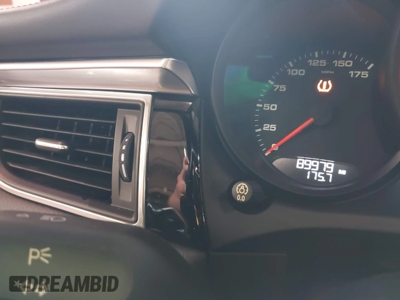 2018 Porsche Macan S with VIN WP1AB2A55JLB32335, listed as a IAAI auction lot 42253854 with 89,979 mi miles and . Bid and sale history available at DreamBid. Image 15.