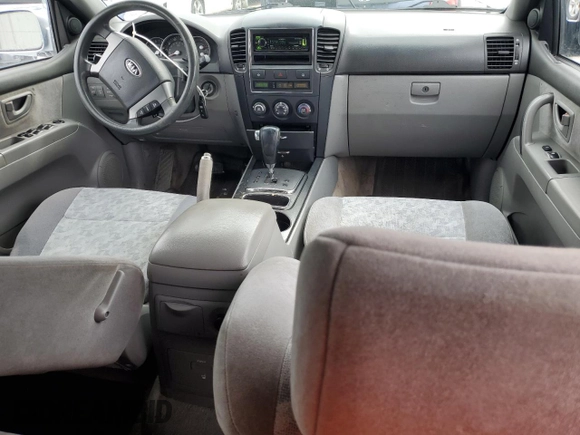 2007 Kia Sorento EX z VIN KNDJC736675715740, wystawiony jako Copart lot #46167665 z przebiegiem 156 475 mil mil oraz Szkoda całkowita • Salvage title. Historia ofert i sprzedaży dostępna na DreamBid. Obrazek 8.