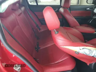 2020 Alfa Romeo Giulia z VIN ZARFAMAN0L7631437, wystawiony jako Copart lot #55608895 z przebiegiem 59 047 mil mil oraz Nie do naprawy • Non repairable. Historia ofert i sprzedaży dostępna na DreamBid. Obrazek 10.